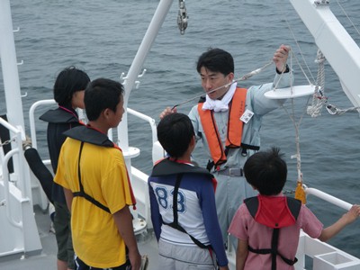 調査船「おおさか」での海洋観測体験